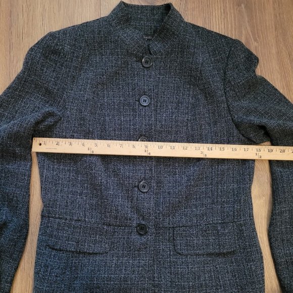Laura Studio formal blazer & skirt set size 6. Made in Canada - Picture 9 of 10